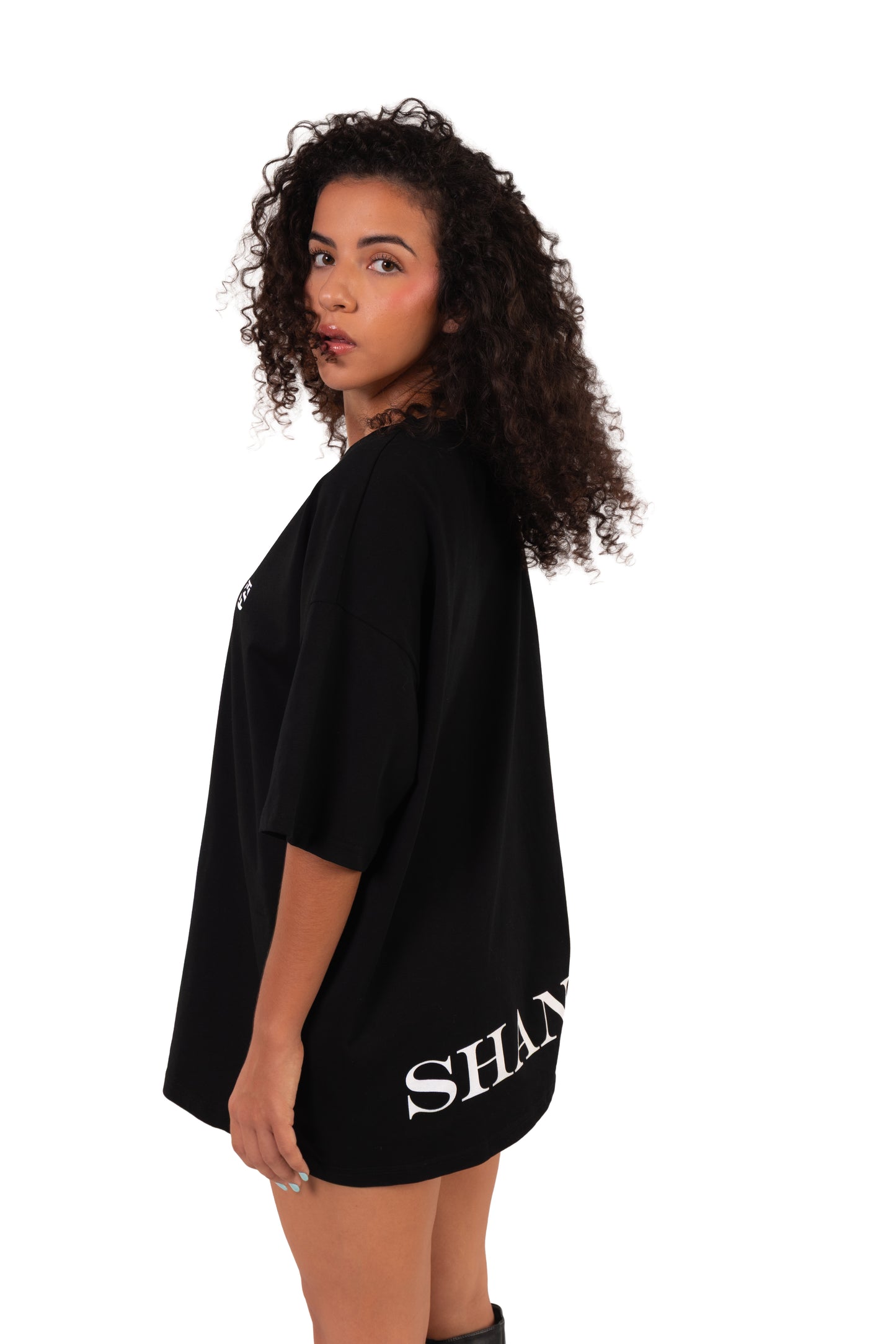 CLASSIC SHANTA BLACK TEE